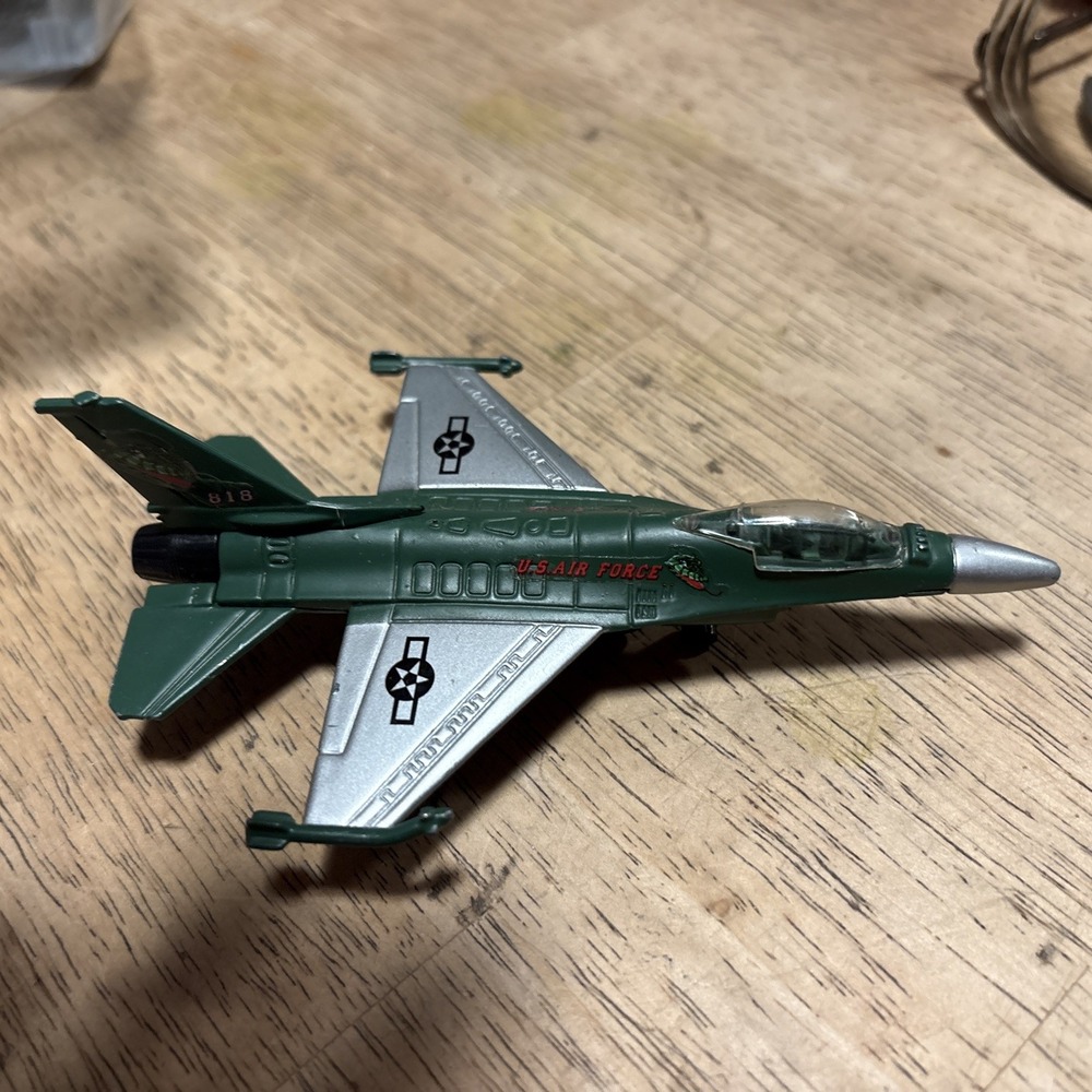 Maisto F-16 Fighting Falcon Diecast Metal Supersonic Military Jet Green Silver